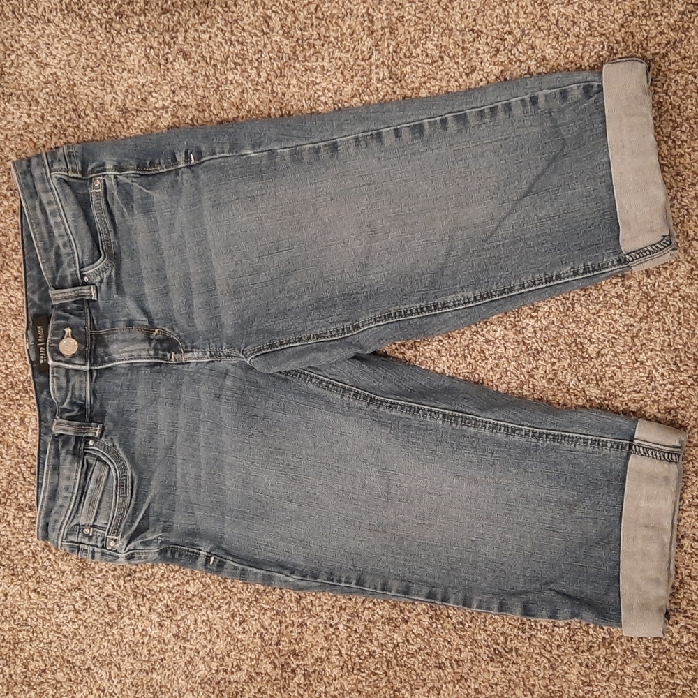 White House Black Market Pedal Pusher